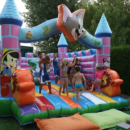 Campsite Butterfly Village 4*