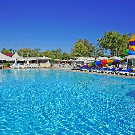 مكان تخييم Butterfly Village 4*